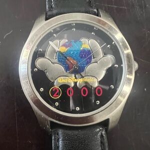 WALT DISNEY WORLD Limited Edition Millennium Year 2000 Watch 3/2000